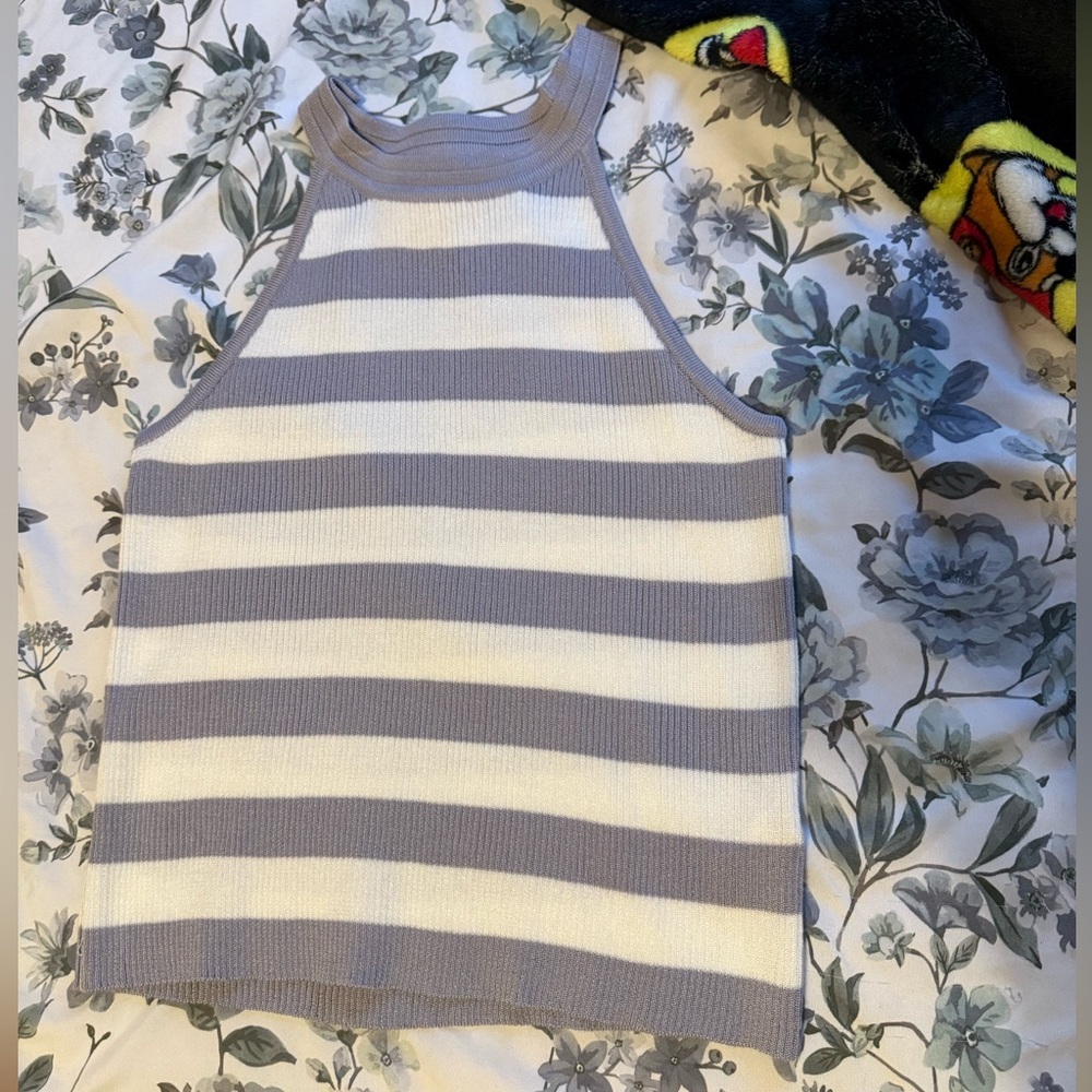 Chic Striped Tank Top in Gray and White